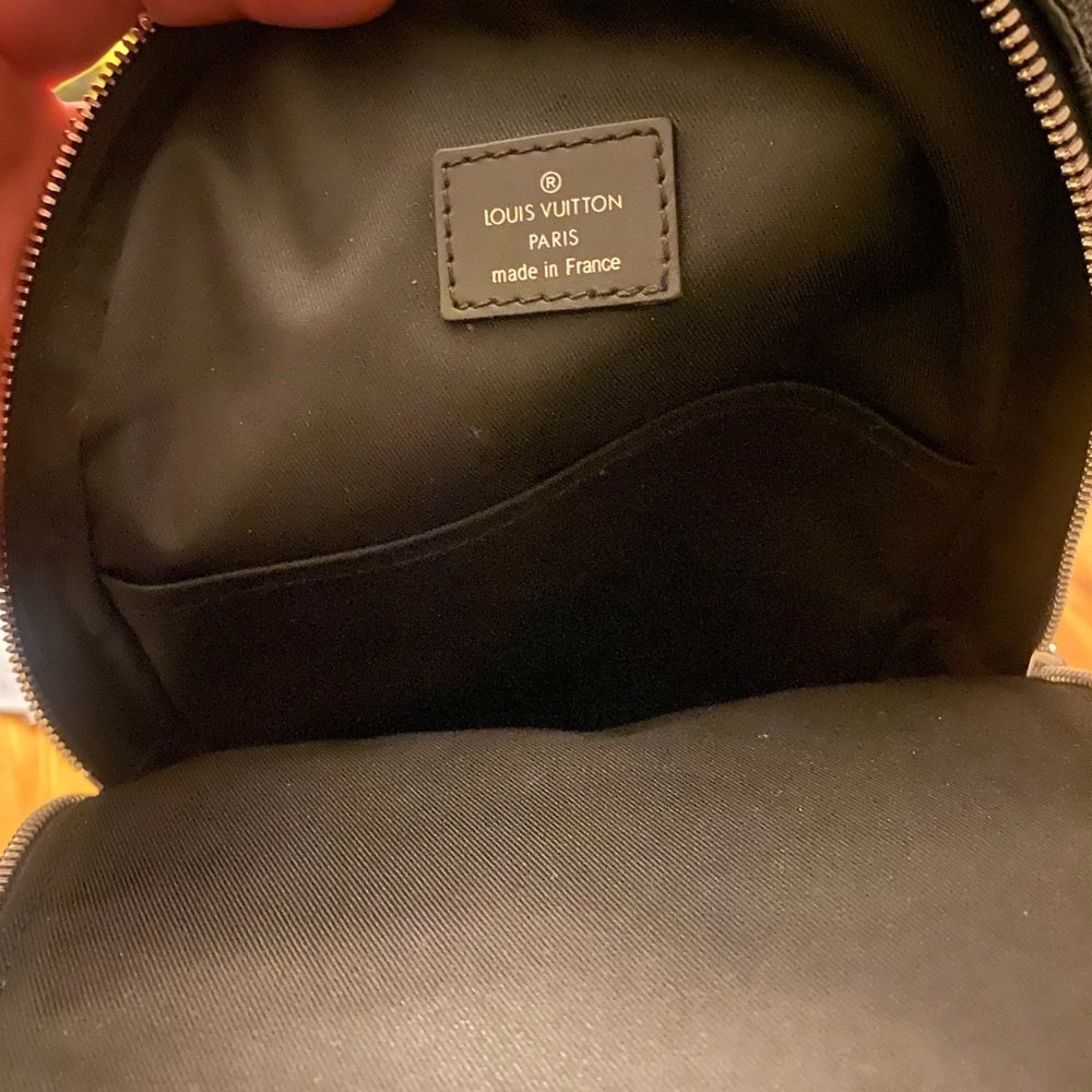 Louis Vuitton avenue sling bag. What u see is what u get , sp2169!